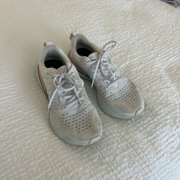 React Infinity Run Flyknit 2 'Platinum Tint' - Picture 5 of 9